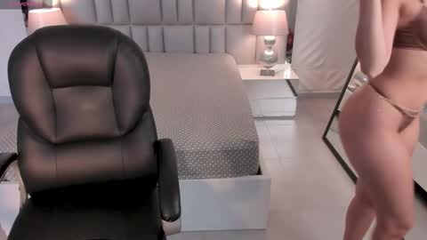 Naomi online show from 10-05-25, 12:47