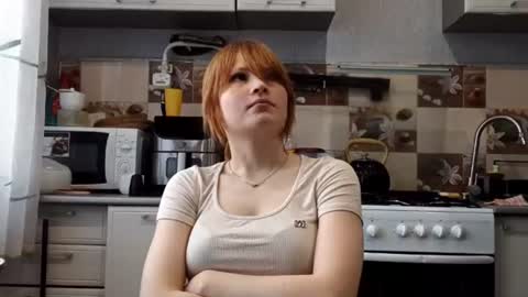 Snapshot of naomisanchious chatting on 06-11-26, 05:00 Naya online show from 06-11-26, 05:00