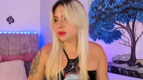 Laura  online show from 04-30-26, 05:47