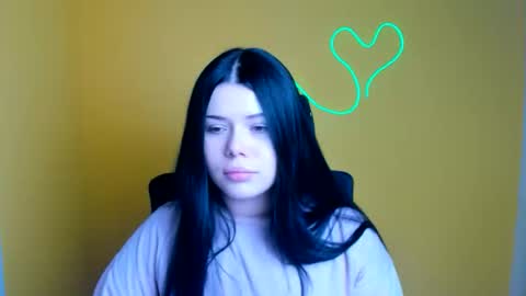 Snapshot of naomivibes chatting on 10-18-25, 05:35 Naomi online show from 10-18-25, 05:35