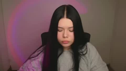 Snapshot of naomivibes chatting on 10-22-25, 05:45 Naomi online show from 10-22-25, 05:45