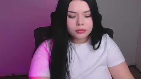 Snapshot of naomivibes chatting on 11-04-25, 06:51 Naomi online show from 11-04-25, 06:51