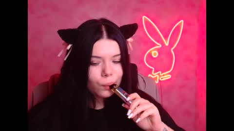 Snapshot of naomivibes chatting on 11-25-25, 06:57 Naomi online show from 11-25-25, 06:57