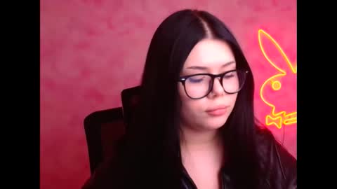 Snapshot of naomivibes chatting on 11-27-25, 11:29 Naomi online show from 11-27-25, 11:29