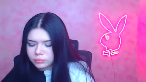 Snapshot of naomivibes chatting on 12-17-25, 06:36 Naomi online show from 12-17-25, 06:36