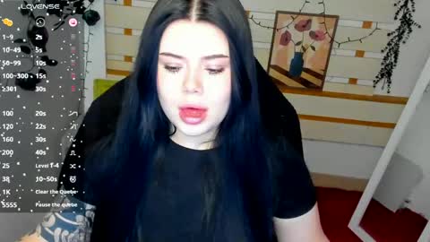 Naomi online show from 05-06-26, 07:13