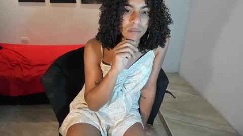 naomiwildburn online show from 10-04-25, 05:00