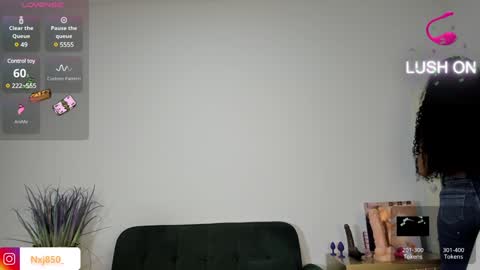 Naomi     online show from 01-30-25, 07:48