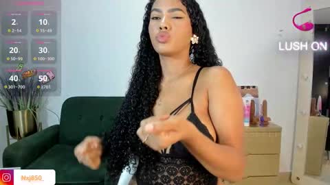 Naomi     online show from 03-08-25, 08:57