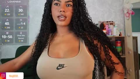 Naomi     online show from 02-11-26, 06:46