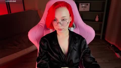 Snapshot of naomiyoru chatting on 09-09-25, 08:41 Naomi online show from 09-09-25, 08:41