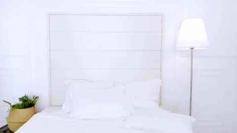 Naomi online show from 04-21-26, 01:53