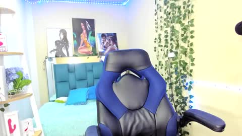 Snapshot of naomy777_ chatting on 01-04-25, 01:21 naomy online show from 01-04-25, 01:21