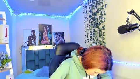 Snapshot of naomy777_ chatting on 01-05-25, 01:35 naomy online show from 01-05-25, 01:35