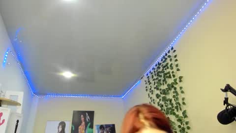 Snapshot of naomy777_ chatting on 01-08-25, 10:48 naomy online show from 01-08-25, 10:48