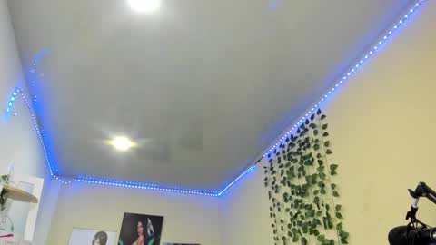 Snapshot of naomy777_ chatting on 02-16-25, 07:16 naomy online show from 02-16-25, 07:16