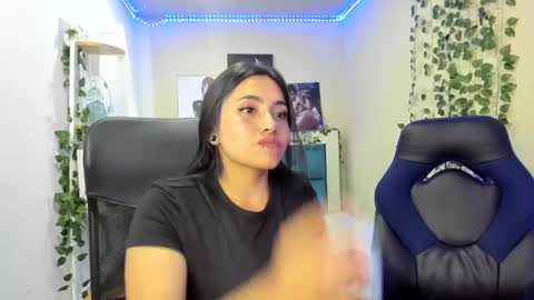 Snapshot of naomy777_ chatting on 03-02-25, 01:47 naomy online show from 03-02-25, 01:47