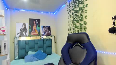 Snapshot of naomy777_ chatting on 03-11-25, 02:32 naomy online show from 03-11-25, 02:32