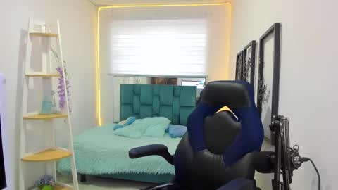 Snapshot of naomy777_ chatting on 10-20-25, 07:58 naomy online show from 10-20-25, 07:58