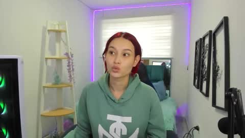 Snapshot of naomy777_ chatting on 10-27-25, 07:40 naomy online show from 10-27-25, 07:40