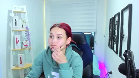 naomy online show from 11-19-25, 02:11