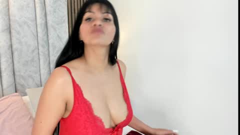 Snapshot of naomy_smithx chatting on 01-09-25, 12:35 Naomy Smith online show from 01-09-25, 12:35