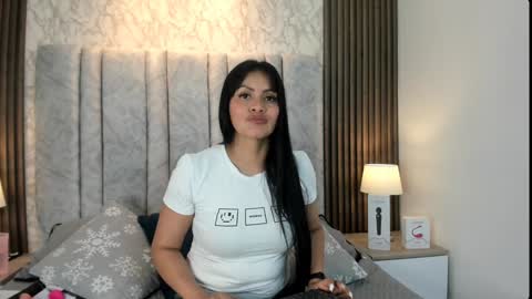 Snapshot of naomy_smithx chatting on 01-15-25, 07:23 Naomy Smith online show from 01-15-25, 07:23