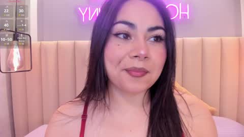 Snapshot of naomymonroe_ chatting on 06-07-26, 11:47 Naomy online show from 06-07-26, 11:47