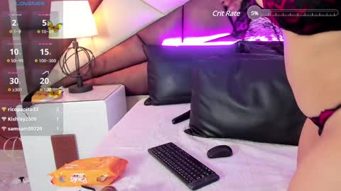 Snapshot of naomyrivera chatting on 02-15-25, 04:34 nao online show from 02-15-25, 04:34