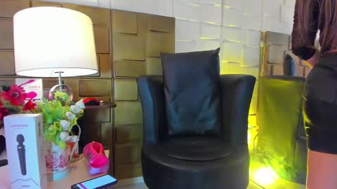 Snapshot of naomyrivera chatting on 09-11-25, 12:05 nao online show from 09-11-25, 12:05