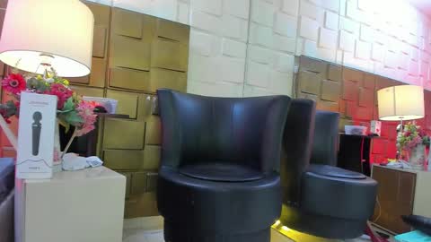 Snapshot of naomyrivera chatting on 09-23-25, 11:57 nao online show from 09-23-25, 11:57