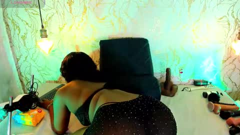 Snapshot of naomyy_cooper chatting on 11-06-25, 08:54 Naomy online show from 11-06-25, 08:54