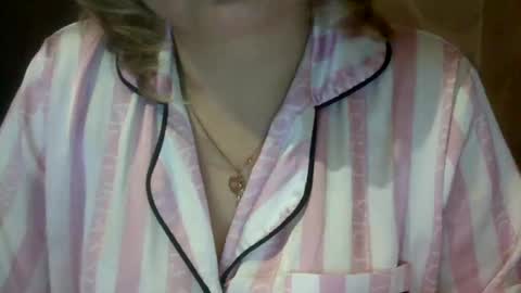 Snapshot of narcisjill chatting on 12-15-24, 12:29 NarcisJill online show from 12-15-24, 12:29