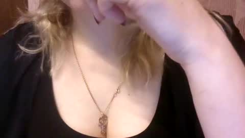 Snapshot of narcisjill chatting on 01-05-25, 12:42 NarcisJill online show from 01-05-25, 12:42