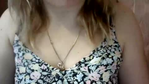 Snapshot of narcisjill chatting on 02-12-25, 11:18 NarcisJill online show from 02-12-25, 11:18