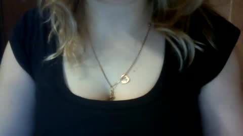 Snapshot of narcisjill chatting on 02-19-25, 12:14 NarcisJill online show from 02-19-25, 12:14