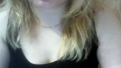 Snapshot of narcisjill chatting on 03-04-25, 11:22 NarcisJill online show from 03-04-25, 11:22