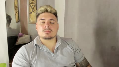 Snapshot of narciso_kh chatting on 12-05-24, 03:26 deibyd online show from 12-05-24, 03:26