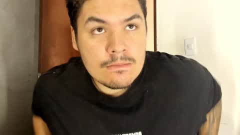 Snapshot of narciso_kh chatting on 01-13-25, 01:39 deibyd online show from 01-13-25, 01:39