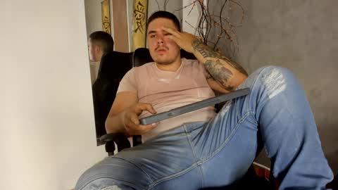 Snapshot of narciso_kh chatting on 02-01-25, 01:51 deibyd online show from 02-01-25, 01:51