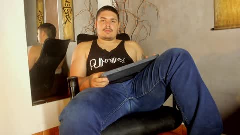 Snapshot of narciso_kh chatting on 02-05-25, 01:22 deibyd online show from 02-05-25, 01:22