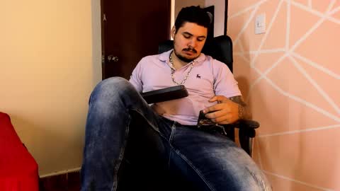 Snapshot of narciso_kh chatting on 02-22-25, 01:13 deibyd online show from 02-22-25, 01:13