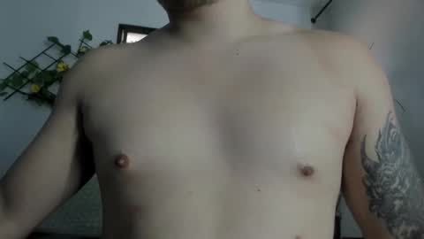 Snapshot of narciso_kh chatting on 09-17-25, 03:03 deibyd online show from 09-17-25, 03:03