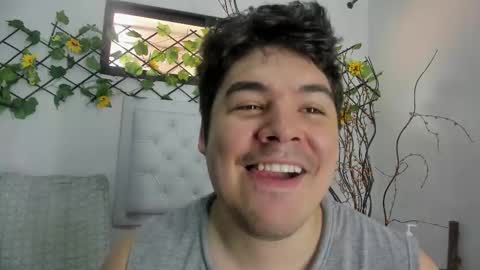 Snapshot of narciso_kh chatting on 09-22-25, 03:14 deibyd online show from 09-22-25, 03:14