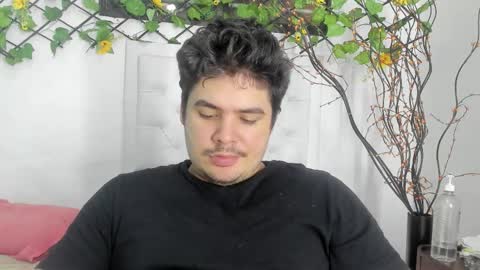 Snapshot of narciso_kh chatting on 09-28-25, 03:12 deibyd online show from 09-28-25, 03:12