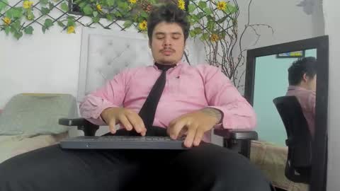 Snapshot of narciso_kh chatting on 10-04-25, 02:31 deibyd online show from 10-04-25, 02:31