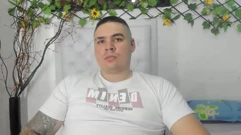 Snapshot of narciso_kh chatting on 10-27-25, 03:10 deibyd online show from 10-27-25, 03:10