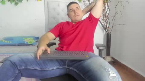 Snapshot of narciso_kh chatting on 10-27-25, 09:19 deibyd online show from 10-27-25, 09:19