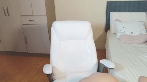 Naree online show from 01-19-25, 01:33