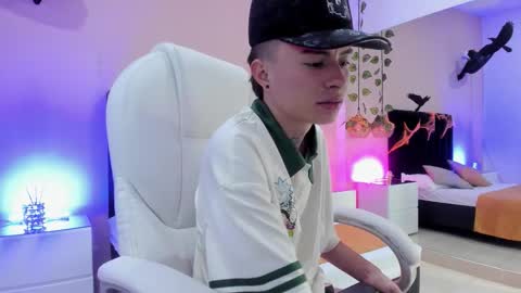 Nascary Fox online show from 10-11-25, 08:29